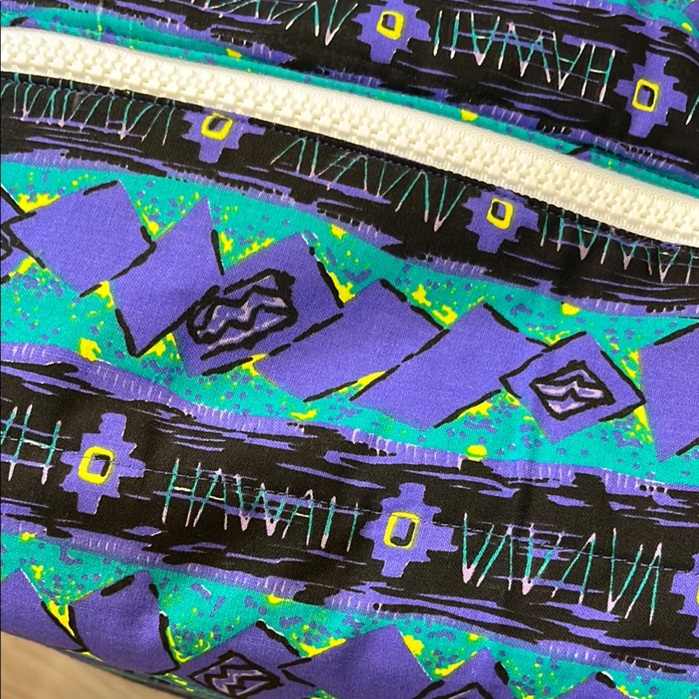 Colorful Retro Hawaii Duffle Bag NWOT - Picture 1 of 12